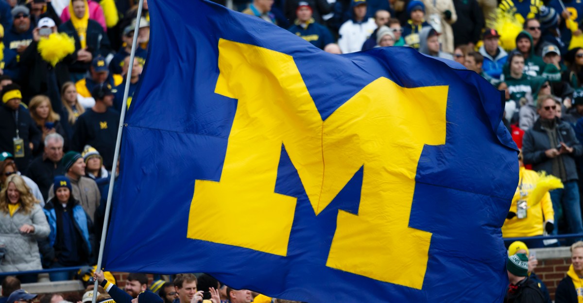 BREAKING: Longtime Michigan Football commit reopens recruitment