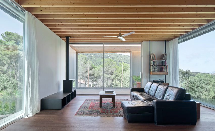 Casa 144º living space interior