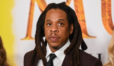 Jay-Z originally used an umlaut (Roc-A-Fella/Priority)