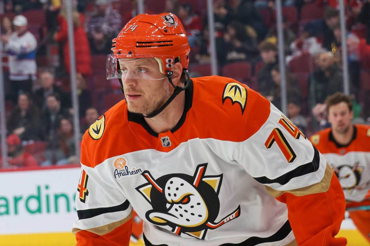 John Carlson plays first game for Anaheim Ducks since trade from Capitals: ‘He’s a really good hockey player’