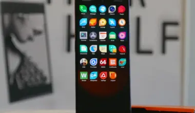 The new smartphone built to free people from Google and Apple just got 10,000 preorders before it even shipped