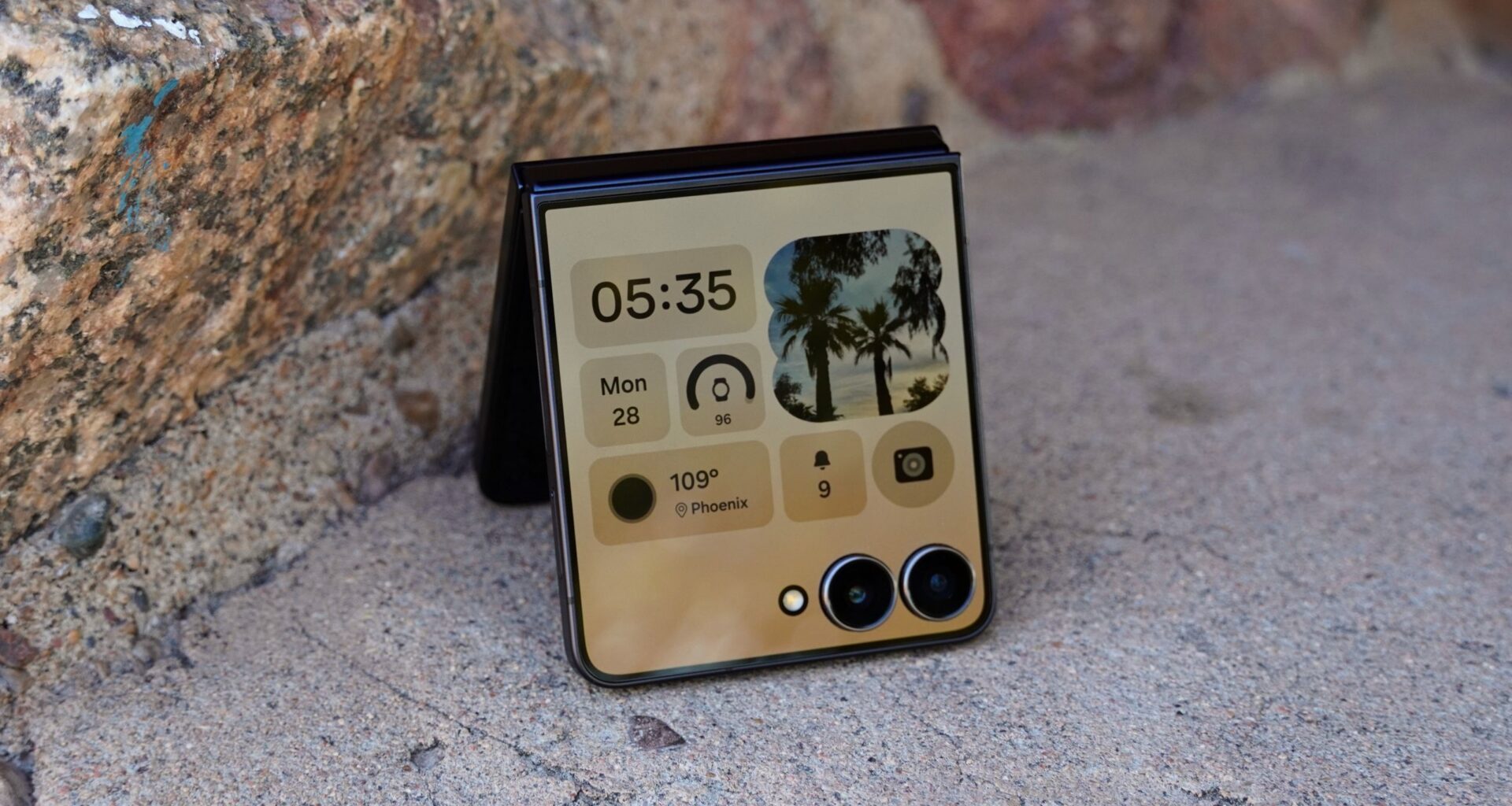 Your Galaxy Z Flip 8 might leave out a battery upgrade this year