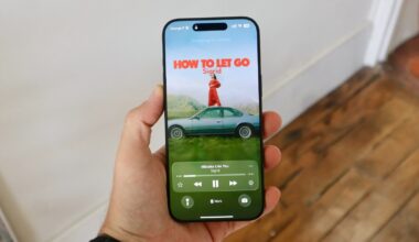 The Line At The Bottom Of Your iPhone Screen Isn't For Aesthetics – Here's What It Does