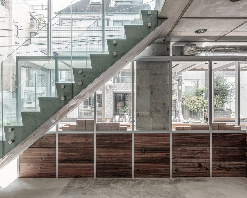 Raw-textured ceiling