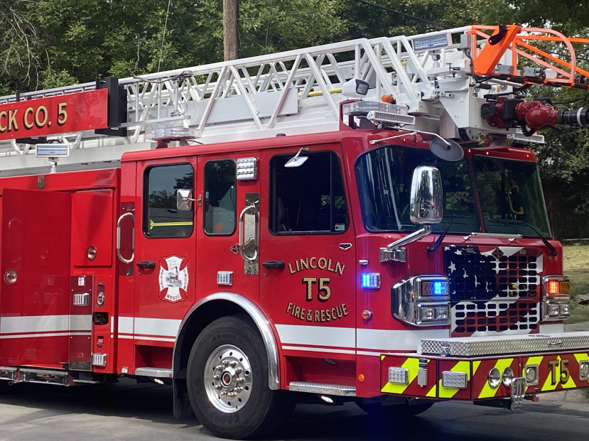 BREAKING NEWS: 2-ALARM HOUSE FIRE 11TH & VAN DORN | KLIN