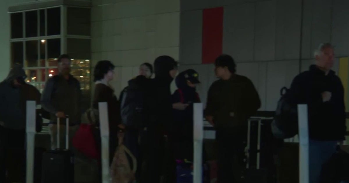 Long lines at Austin airport; officials expect record-breaking volume of people