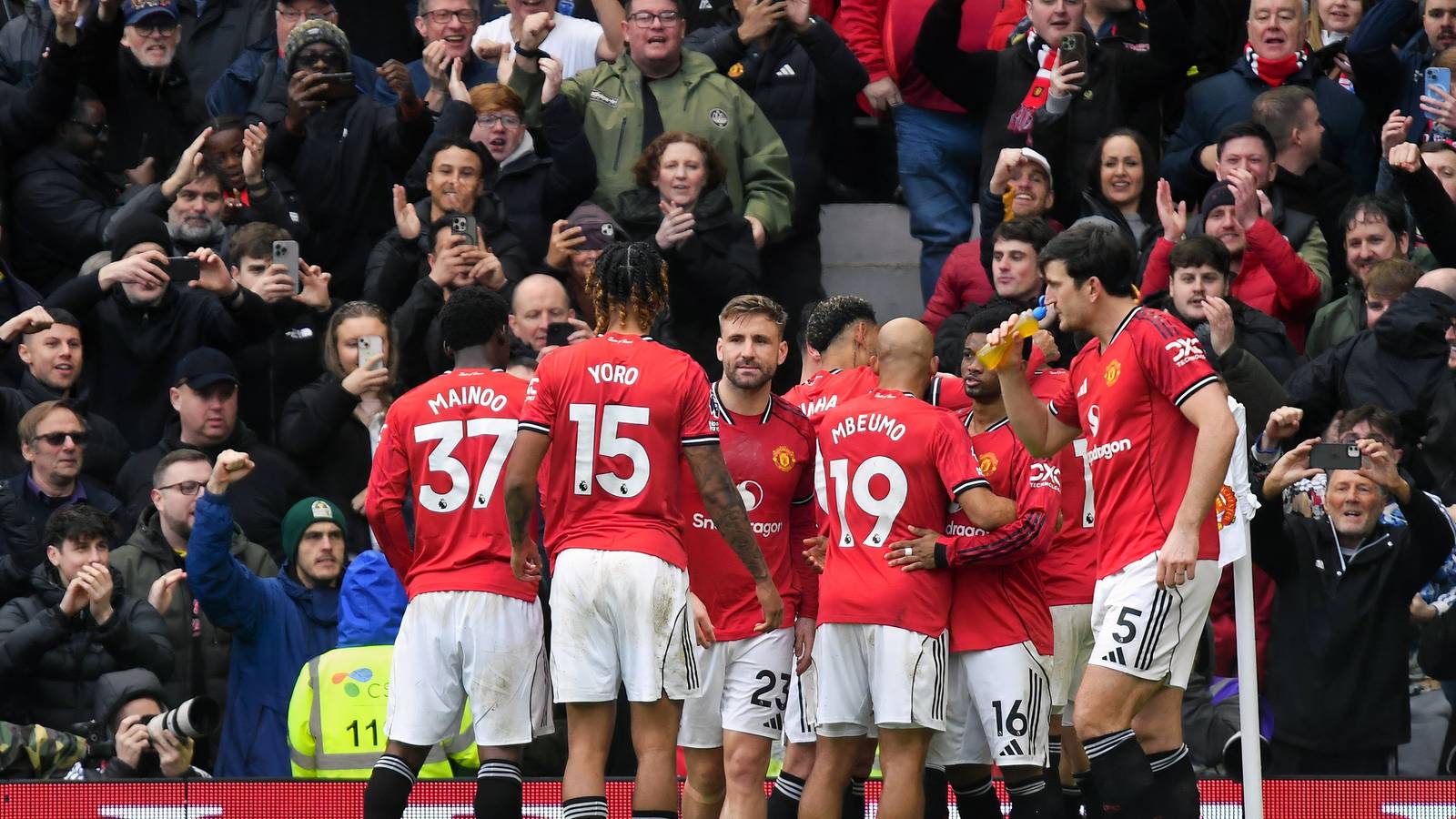 Carrick must drop Man Utd star who lost 60% duels