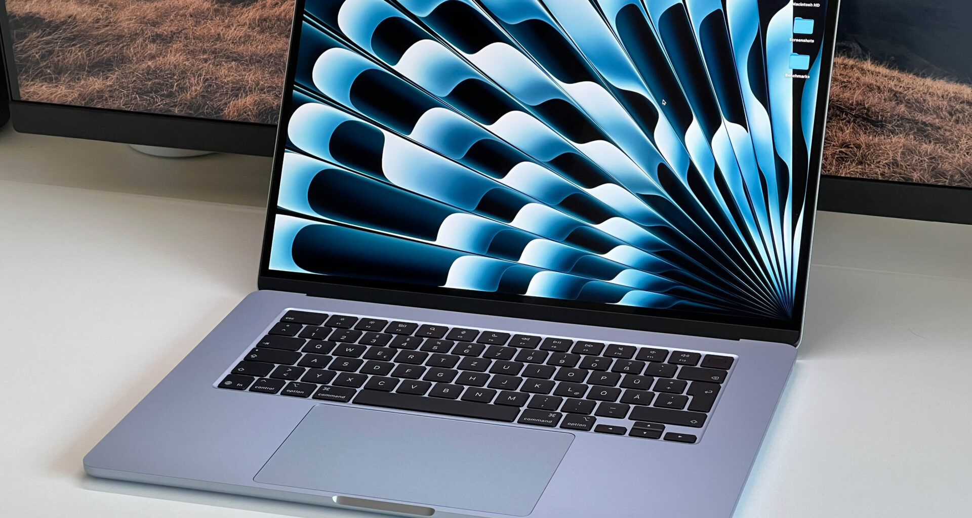 Apple MacBook Air 15 M5 Review - Very powerful, fanless and without competition