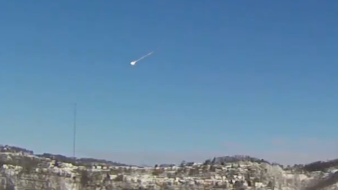 NWS employee captures video of meteor over Pittsburgh.