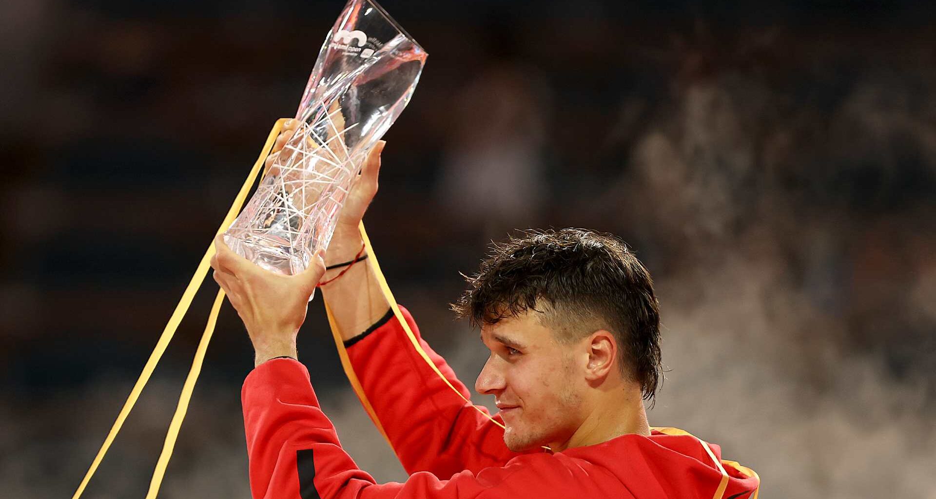 Jakub Mensik won the 2025 Miami Open presented by Itau title.