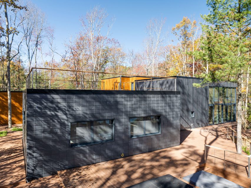 Photo of the Mountain Home in Hawley by EMAKI architects showing Cupaclad slate cladding facade