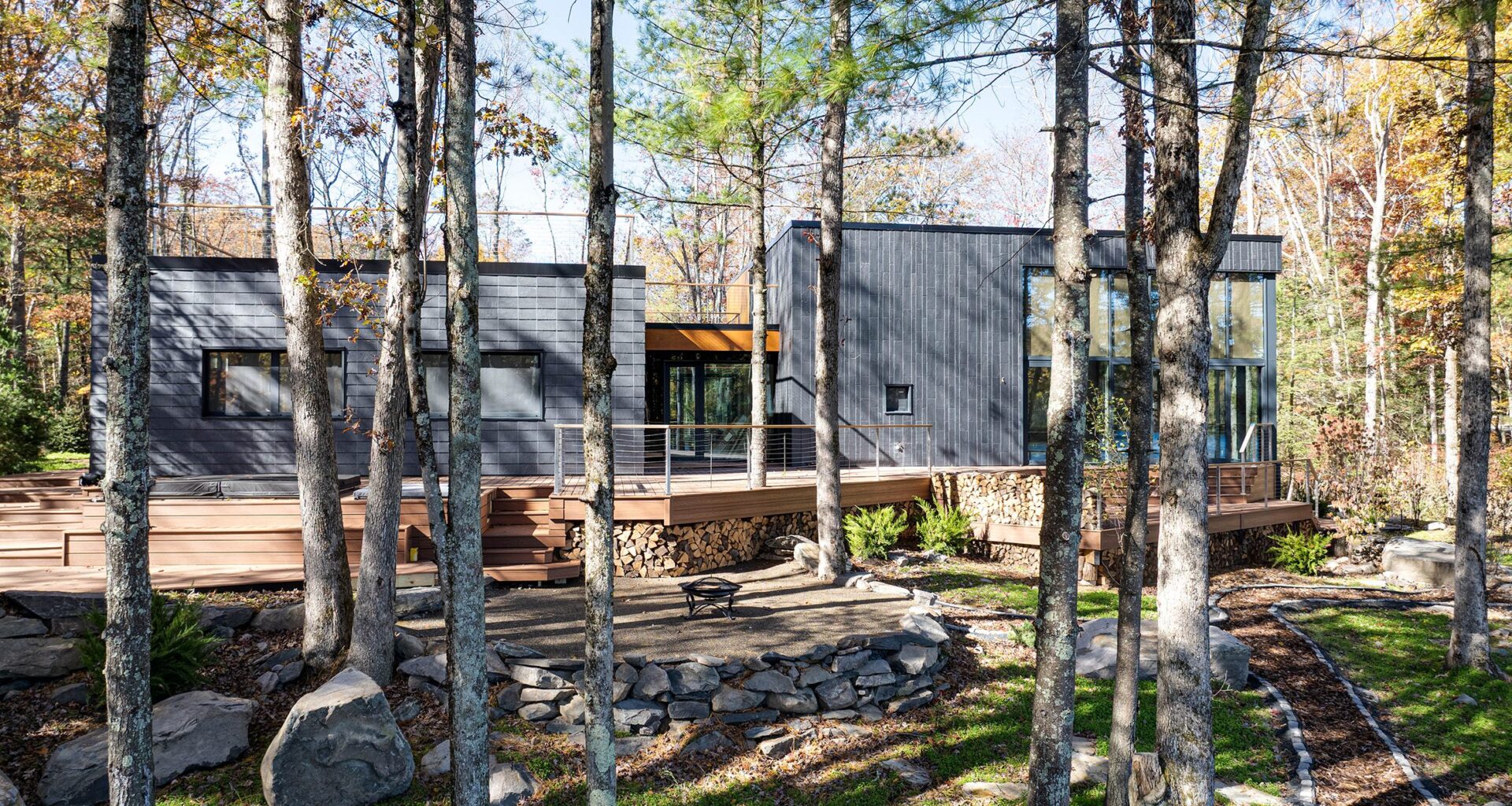 Mountain Home in Hawley by EMAKI with Cupclad cladding