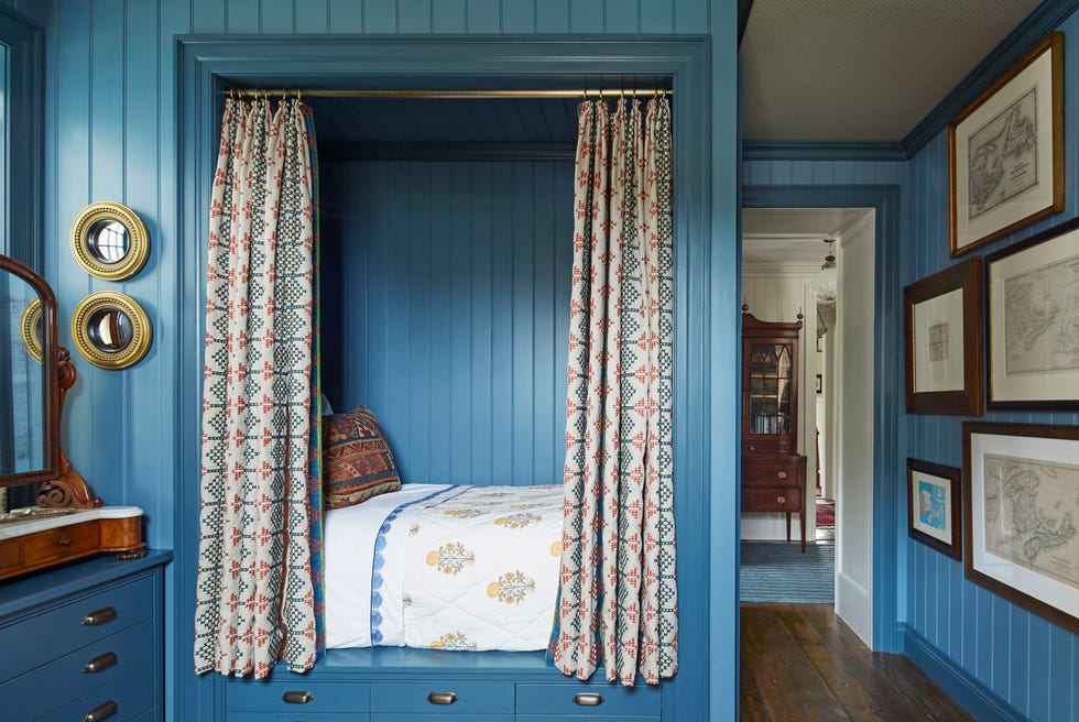 philip-mitchell-blue-bedroom-nova-scotia-veranda philip mitchell blue bedroom lined with curtains