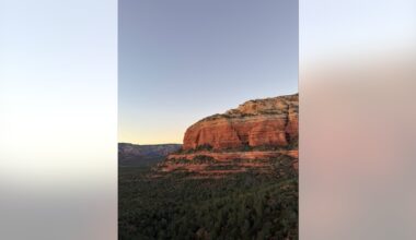 Sedona tourists welcome record-breaking heat: 'It's toasty'