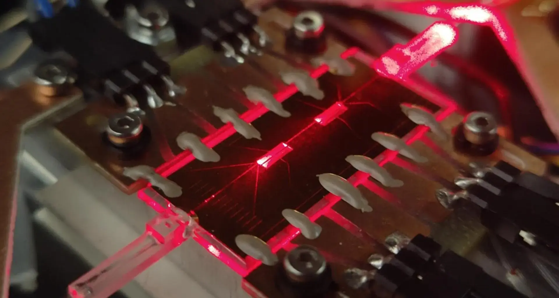 Physicists just turned glass into a powerful quantum security device