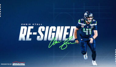 Seahawks Re-Sign Long Snapper Chris Stoll
