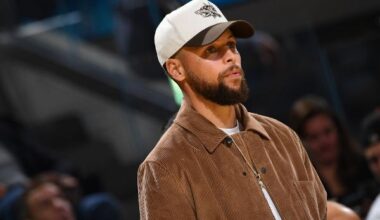 Stephen Curry, still rehabbing knee, out 'little longer'