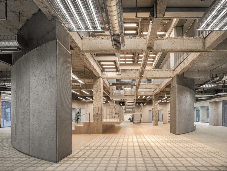 RICHAUS / Vari Architects - Image 1 of 42