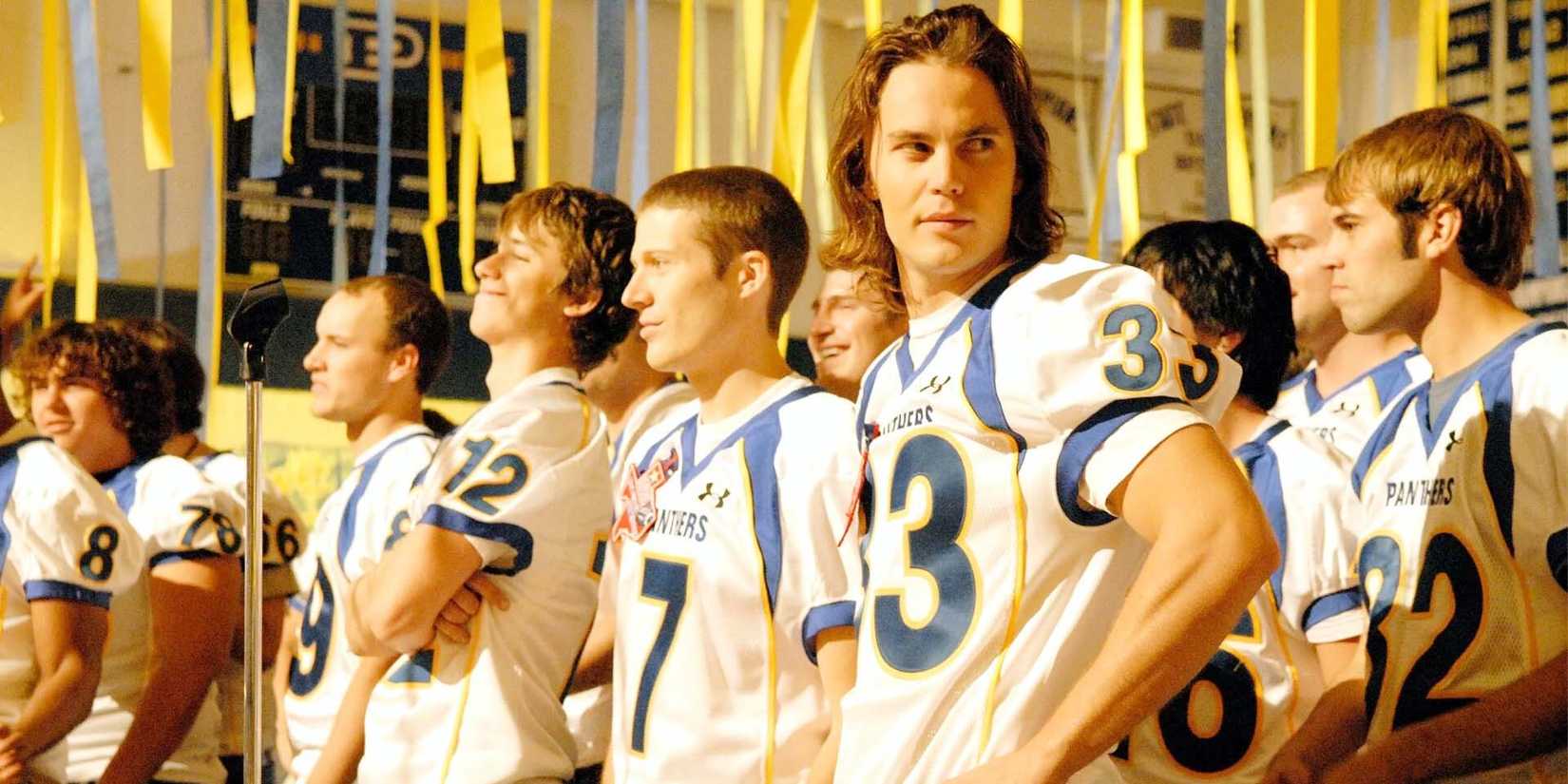 Riggins with his teammates in Friday Nights Lights