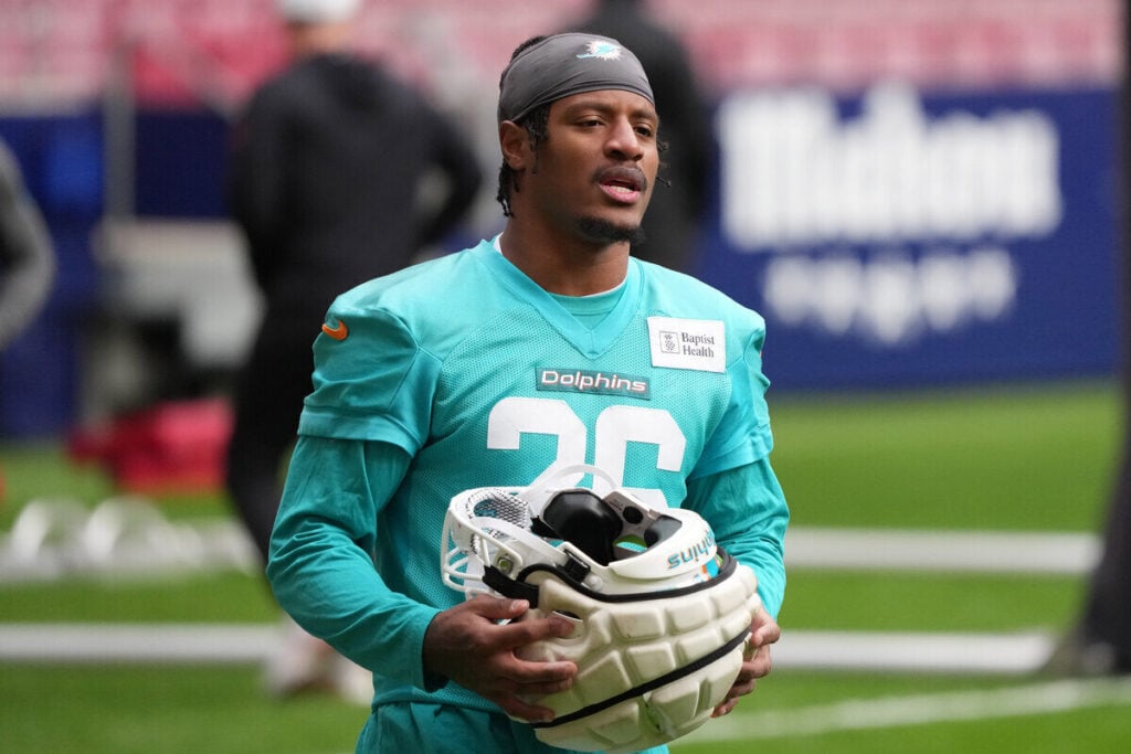 Bucs Could Make One More Defensive Free Agent Move 3 Dolphins Cb Rasul Douglas