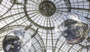 orbs float in the air in an installation by tomas saraceno