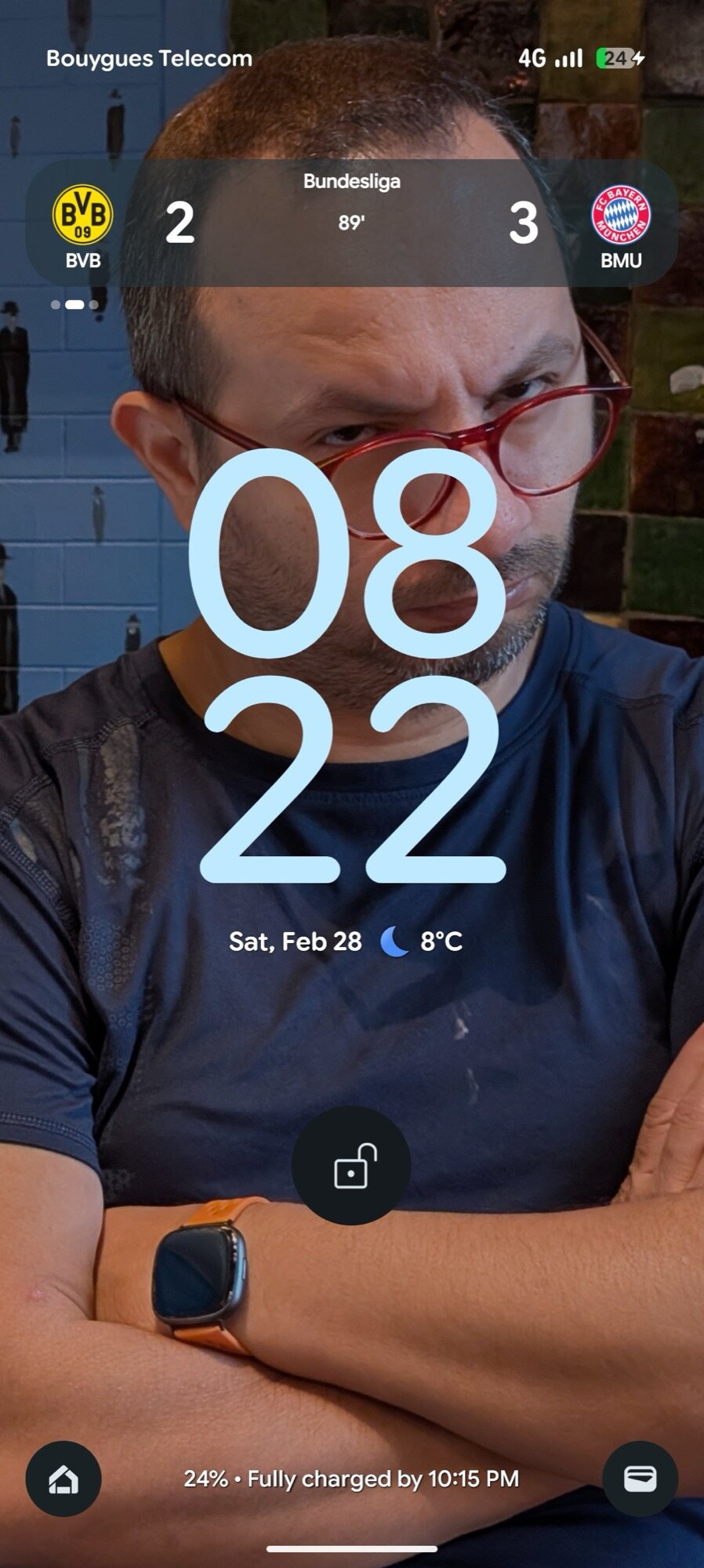 screenshot pixel lock screen at a glance sports scores 2