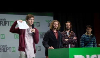 TechCrunch Disrupt Battlefield scene from HBO's 'Silicon Valley'