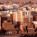 Shibam. © Flickr User Goldzahn under license (CC BY-SA 3.0). The Earthen Towers of Shibam: A Vertical City in the Yemeni Desert - Image 2 of 12