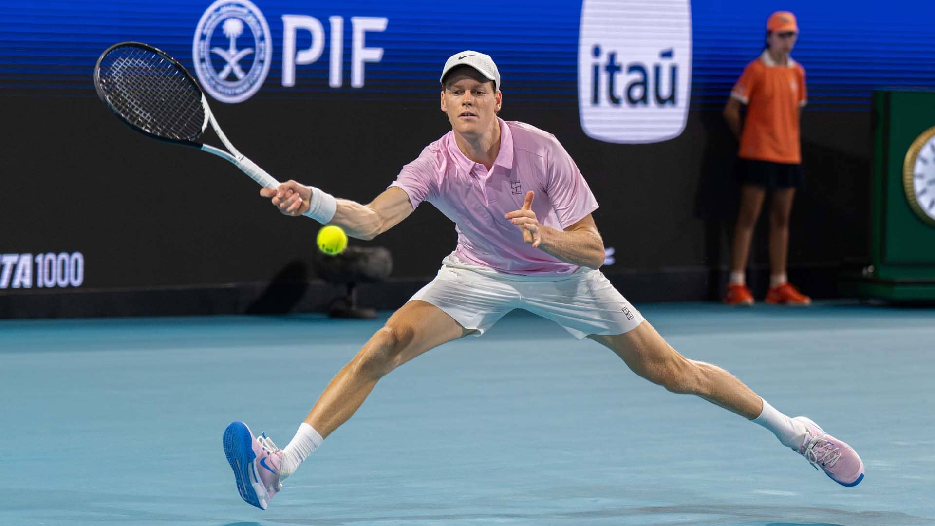 Jannik Sinner in action at the 2026 Miami Open presented by Itau.