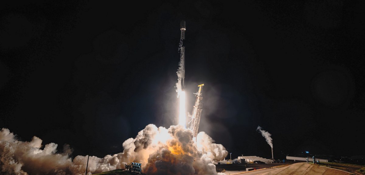 SpaceX Lands Both Boosters in Doubleheader Launch Weekend [VIDEO]