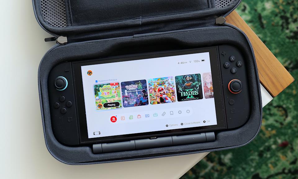 The arrangement of the included 10,000mAh battery pack and the placement of its internal USB-C port makes it super easy to recharge your Switch 2 every time you put it in the case. 