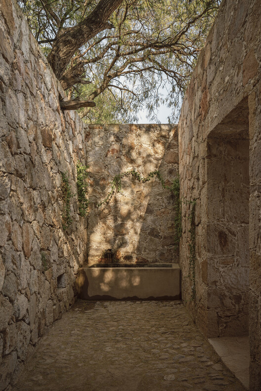 The Centauric Heritage: Equine Scale and Mexican Monumental Architecture - Image 13 of 14