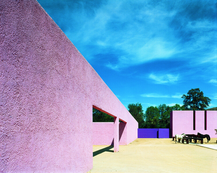 The Centauric Heritage: Equine Scale and Mexican Monumental Architecture - Image 1 of 14