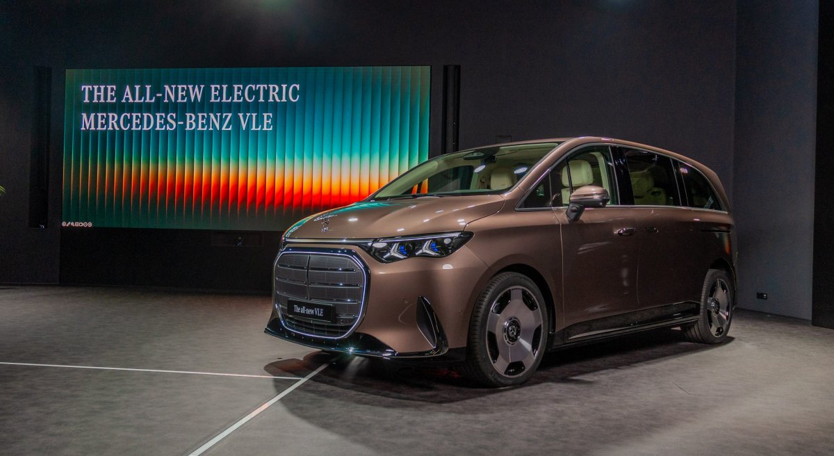 Move Over, Mercedes S-Class, Your Next Black Car Seats Eight and It's an Electric Van