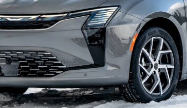 Refreshed 2027 Chrysler Pacifica Debuts, Kills Voyager Minivan In The Process