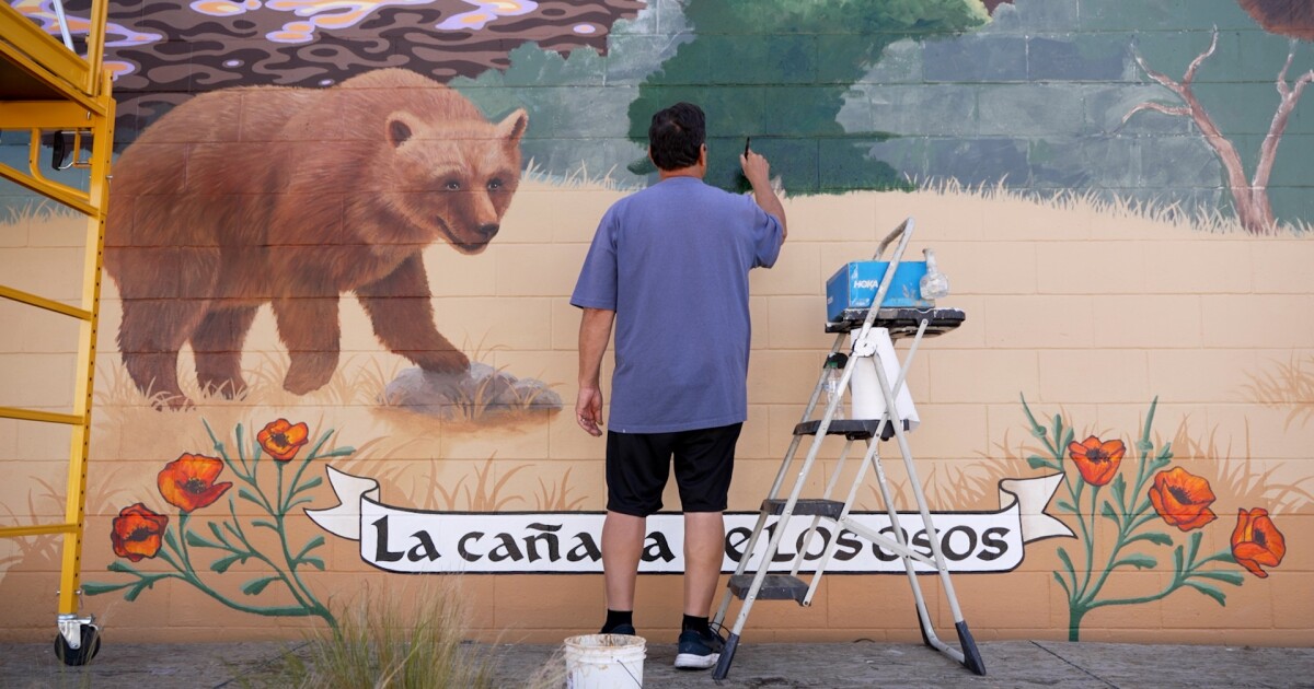 'La Cañada De Los Osos' mural gets makeover after 35 years