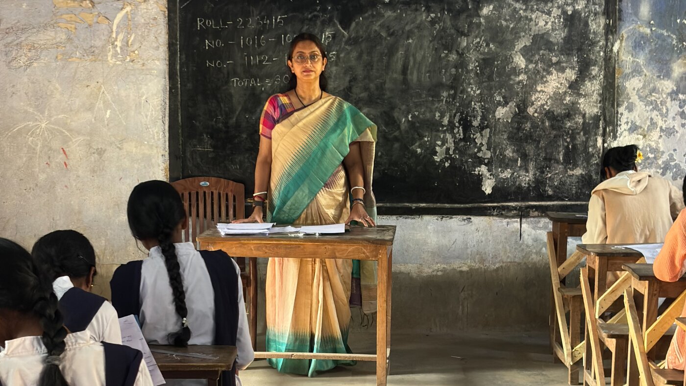 Teacher gets soul-crushing questions about U.S. scholarship : NPR