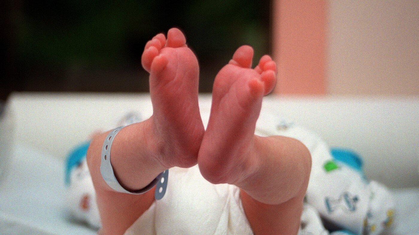 COVID vaccines during pregnancy protect newborns for 5 months, study finds : NPR