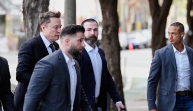 Elon Musk takes stand in shareholder trial in San Francisco over Twitter stock