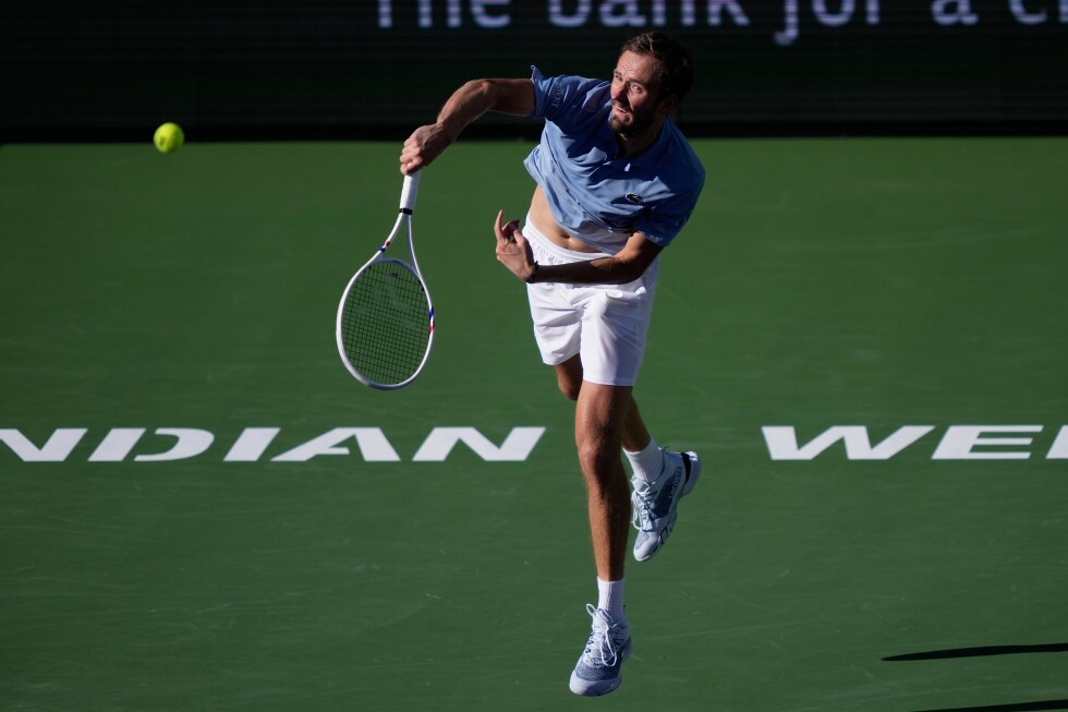 Medvedev hands Alcaraz first loss of year, faces Sinner in Indian Wells final