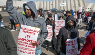 Strike at one of the largest US meatpacking plants goes into a 3rd week