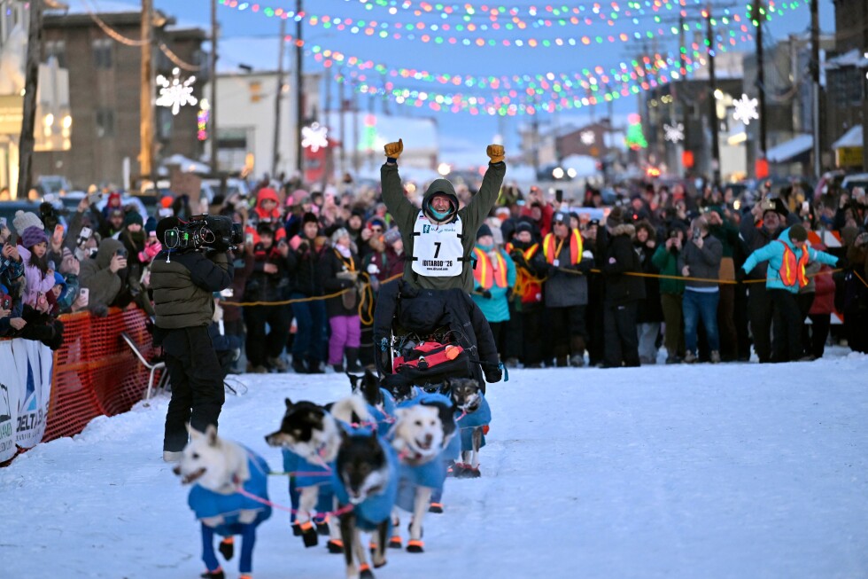 Ex-reality TV star Jessie Holmes wins Alaska's Iditarod sled dog race