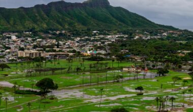 2,000 people left without power because of historic floods in Hawaii