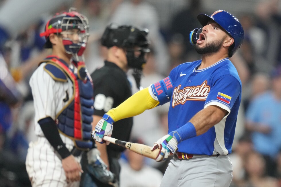 Venezuela rallies to beat Shohei Ohtani and defending champ Japan 8-5, advance to WBC semis
