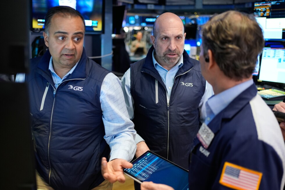 Wall Street has its worst day since the war with Iran started and crude oil prices rise