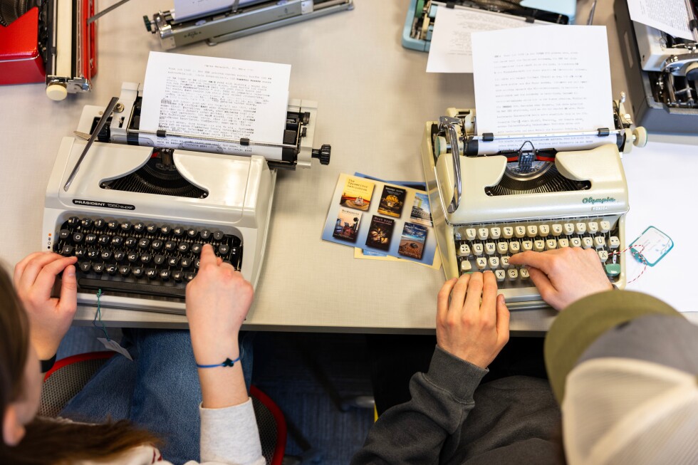 College instructor turns to typewriters to curb AI-written work