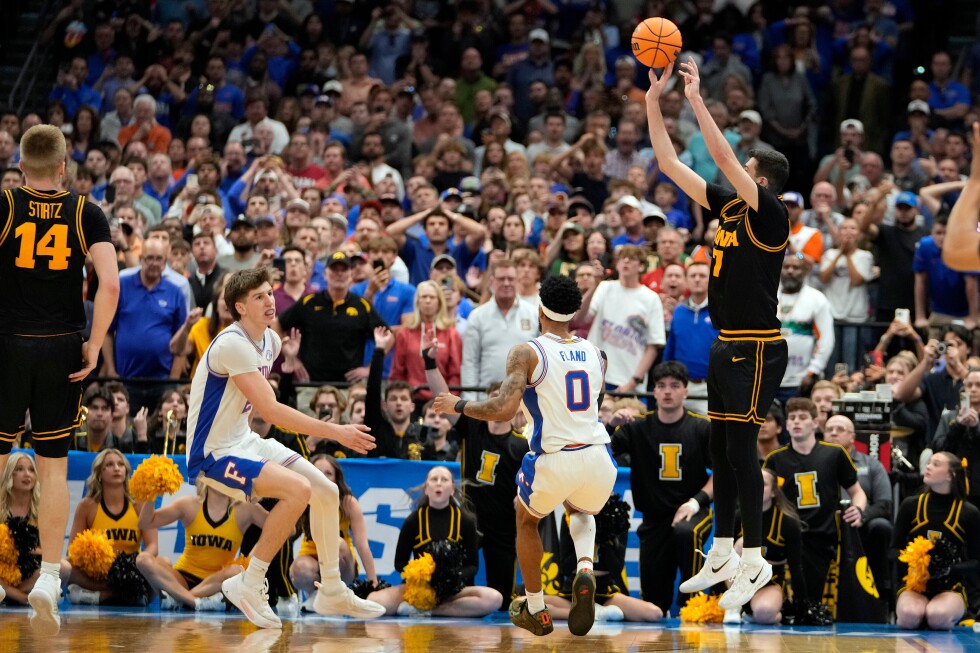 Iowa eliminates defending champ Florida from March Madness