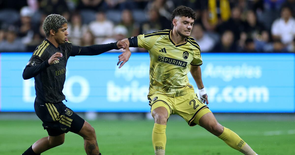 Mathieu Choiniere scores twice in LAFC's win over St. Louis City