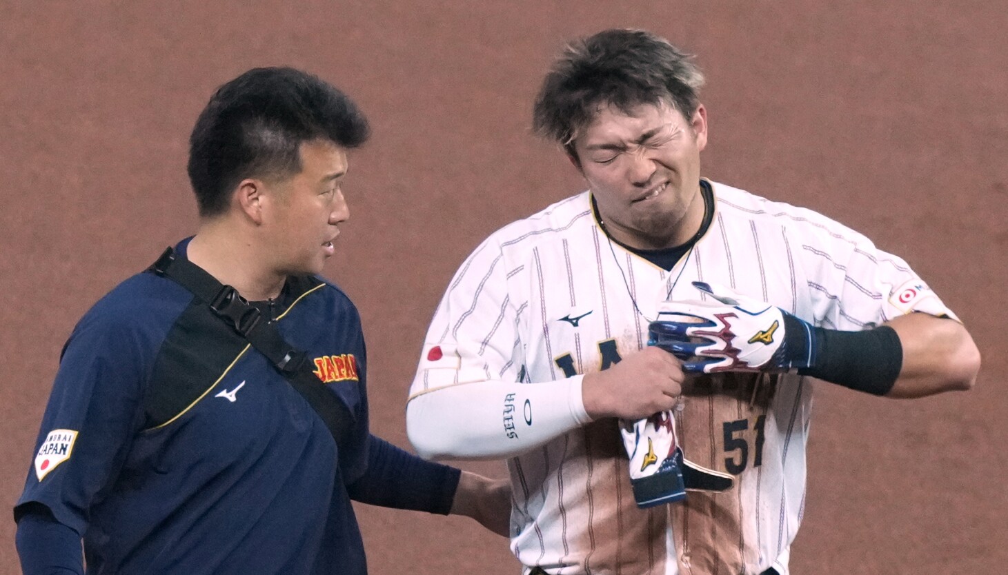 Seiya Suzuki en route to Cubs camp for examination of injured knee