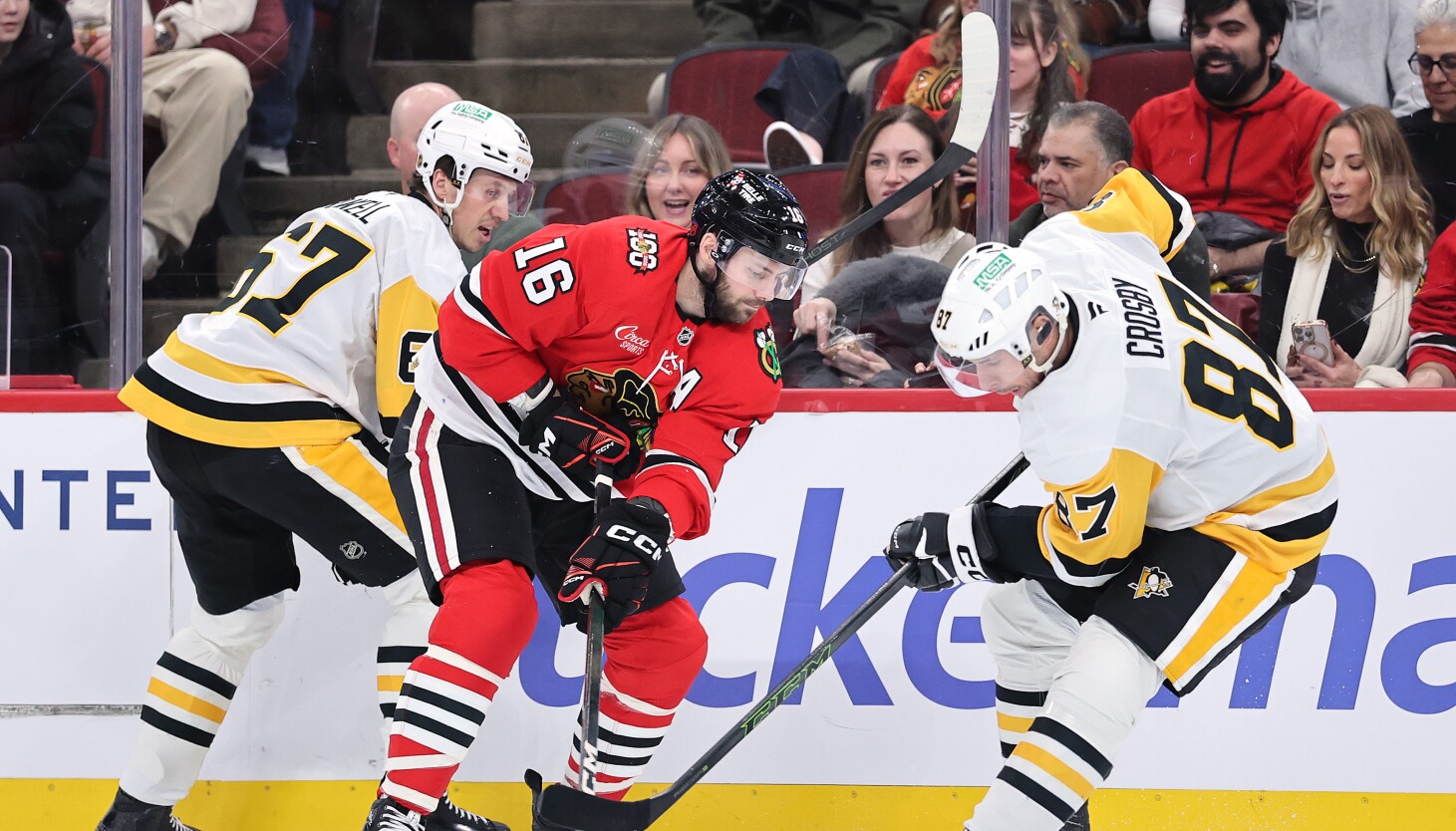 Blackhawks need to find young forward who can take over Jason Dickinson's job